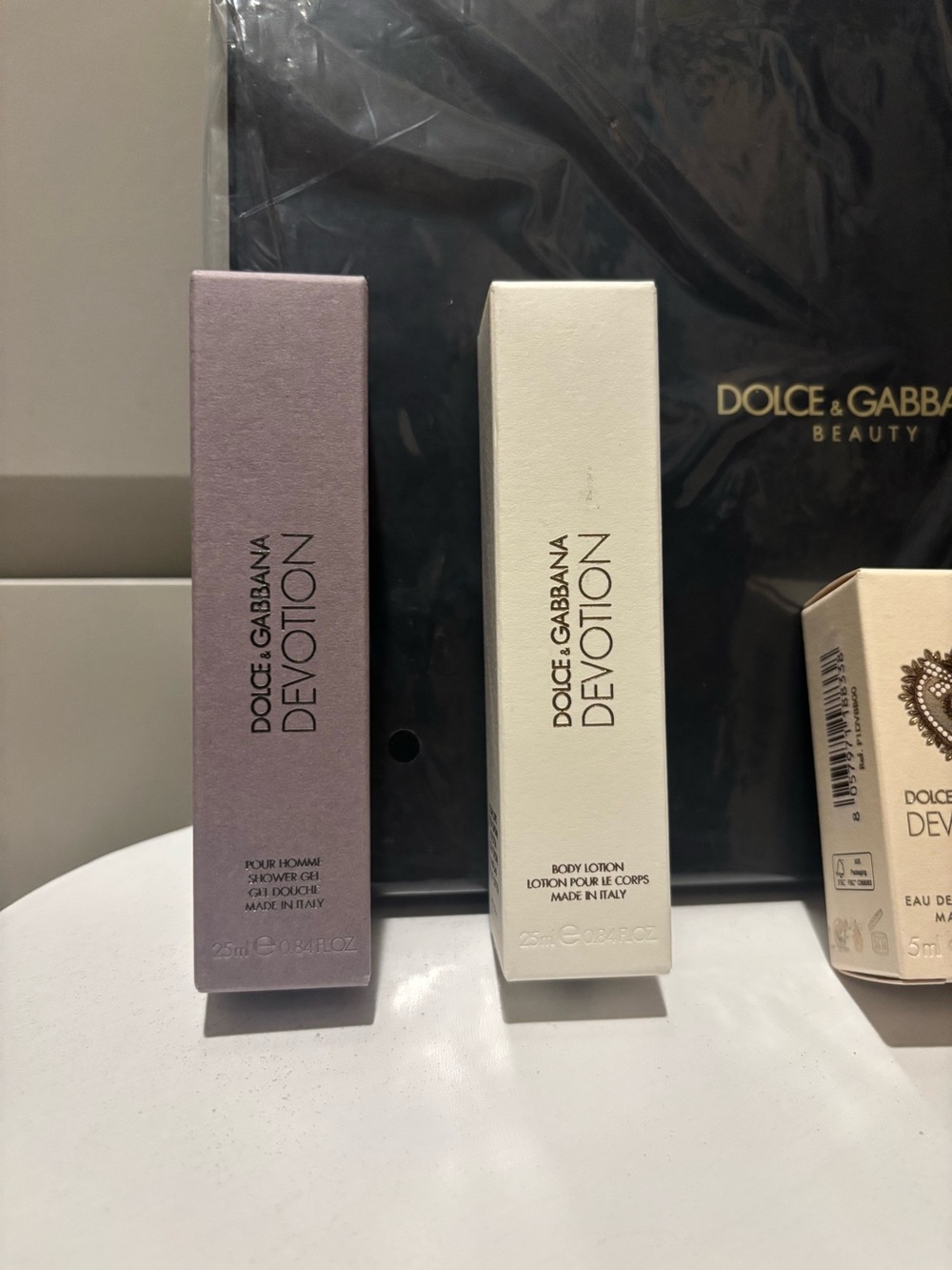 Dolce & Gabbana 5 piece body care gift set - Picture 3 of 11